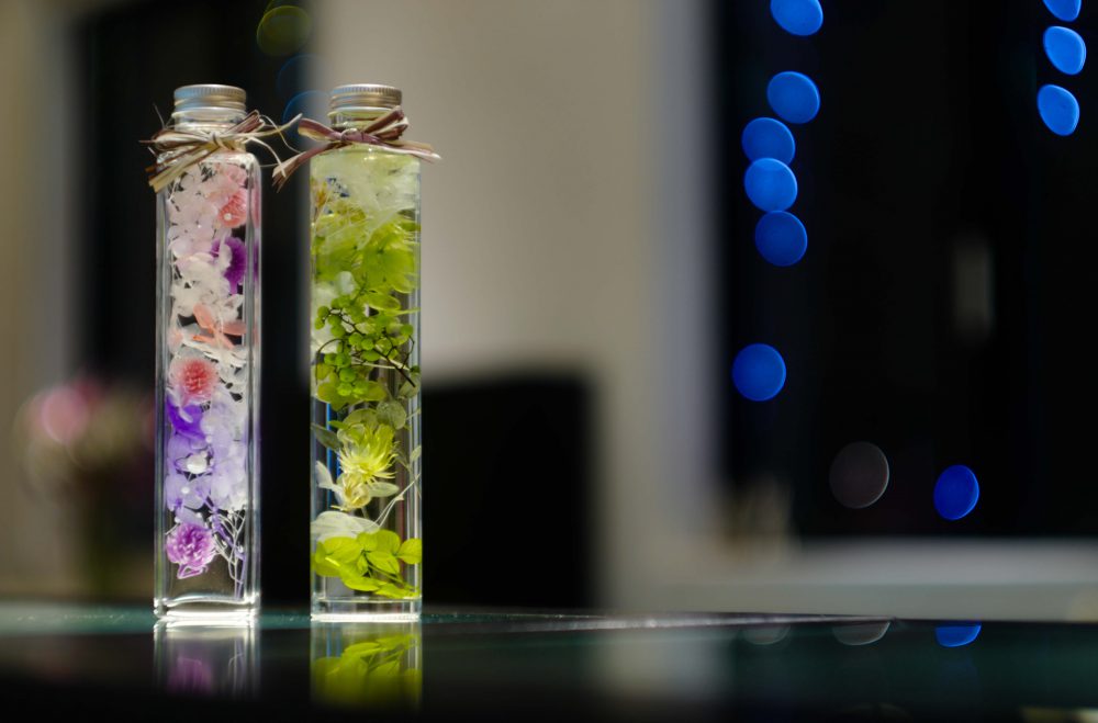 ハーバリウム Herbarium は 小さな瓶の中に広大な世界が広がっている 癒しの極み 想いをしるしに